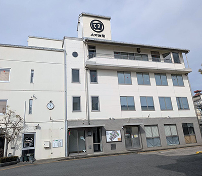 ���c����