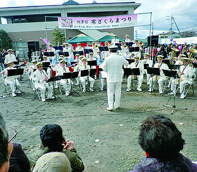 興津宿寒ざくらまつりの風景