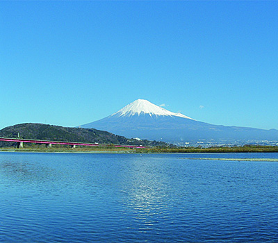 富士川河川敷からの富士山