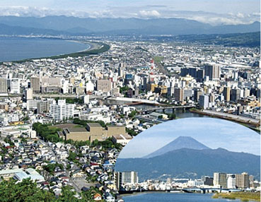 香貫山展望台からの沼津の街・港大橋からの富士山